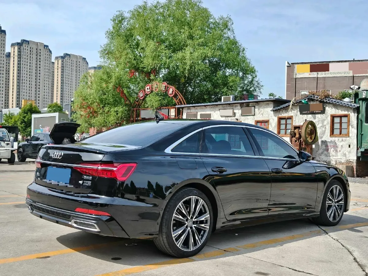 2021 Audi A6L 2.0T 224HP L4 7DCT,autocango,china used car exporter,china ev exporter,chinese used car exporter,chinese used ev exporter