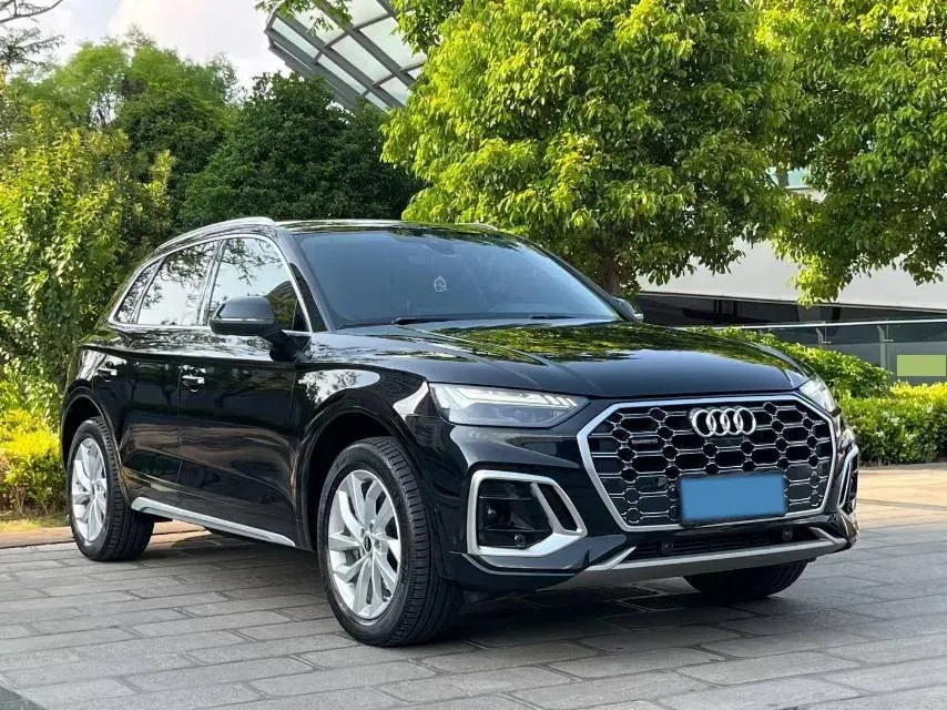 2022 Audi Q5L 2.0T 252HP L4 7DCT,autocango,china used car exporter,china ev exporter,chinese used car exporter,chinese used ev exporter