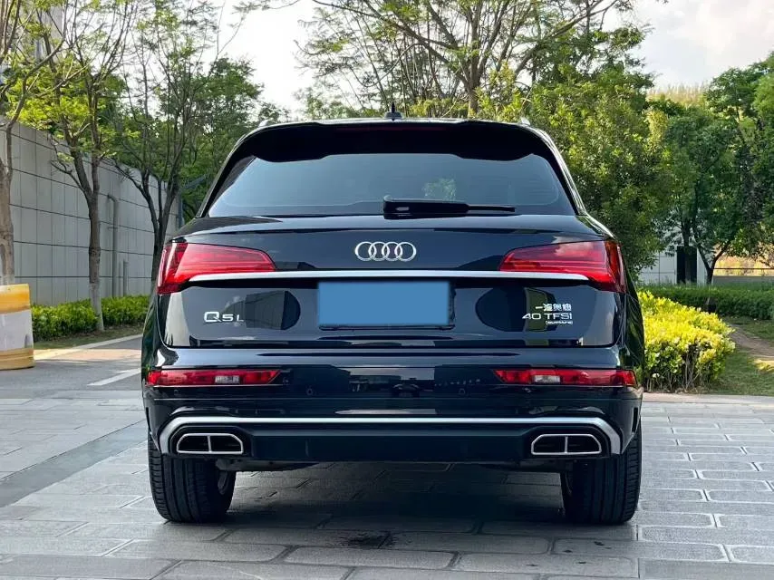 2022 Audi Q5L 2.0T 252HP L4 7DCT,autocango,china used car exporter,china ev exporter,chinese used car exporter,chinese used ev exporter