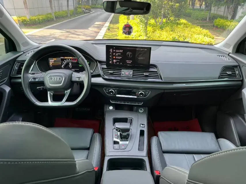 2022 Audi Q5L 2.0T 252HP L4 7DCT,autocango,china used car exporter,china ev exporter,chinese used car exporter,chinese used ev exporter
