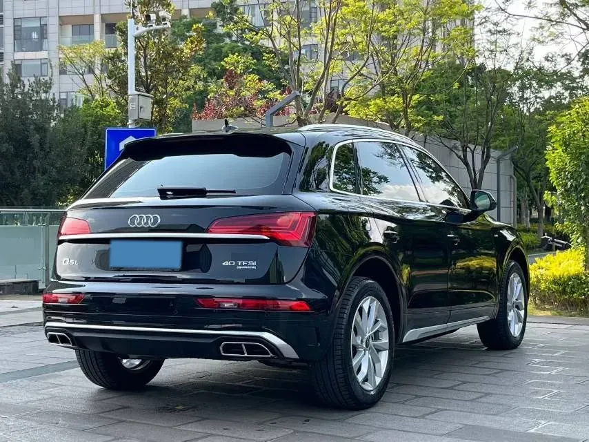 2022 Audi Q5L 2.0T 252HP L4 7DCT,autocango,china used car exporter,china ev exporter,chinese used car exporter,chinese used ev exporter