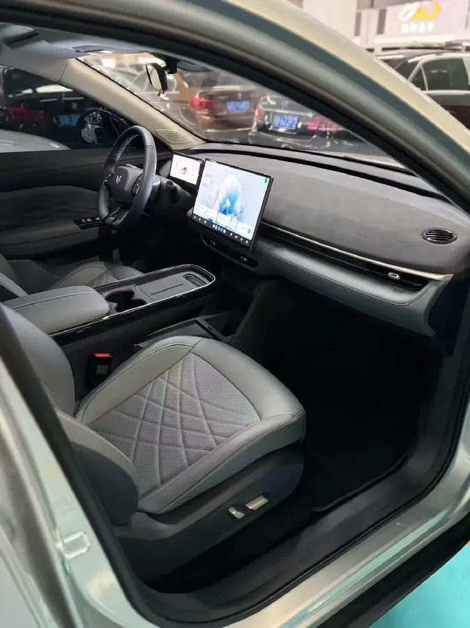 2025 ARCFOX T1 BEV,autocango,china used car exporter,china ev exporter,chinese used car exporter,chinese used ev exporter