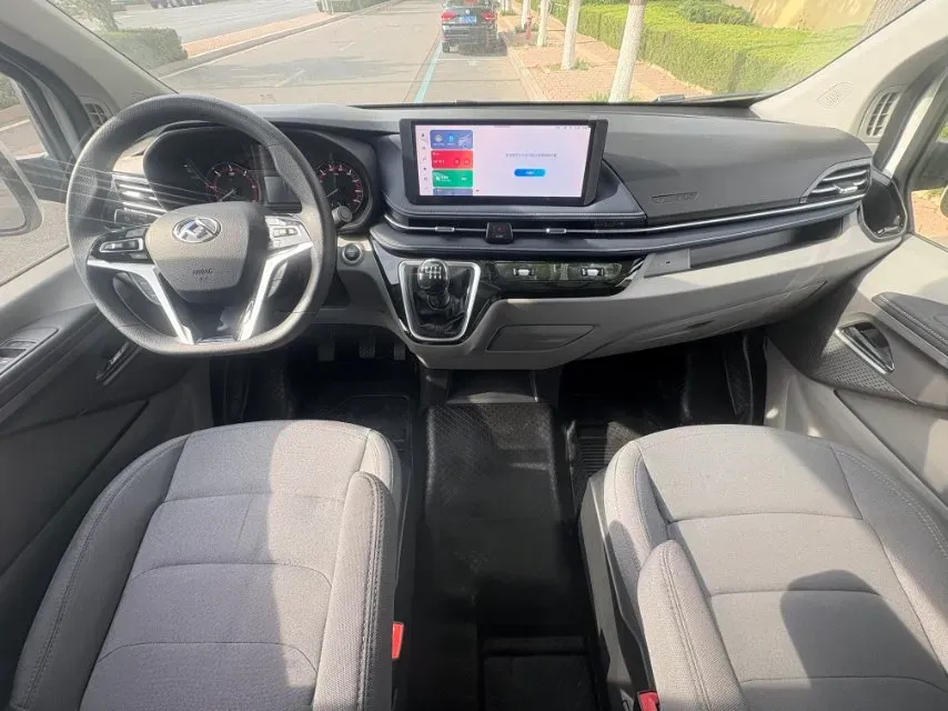 2023 MAXUS XinTu V70 2.0T 125HP L4 6MT,autocango,china used car exporter,china ev exporter,chinese used car exporter,chinese used ev exporter