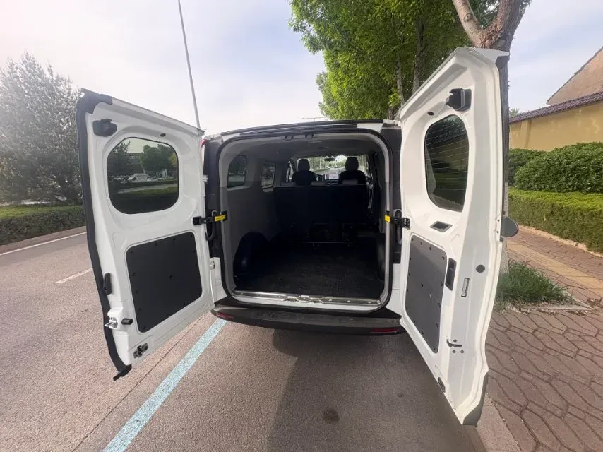 2023 MAXUS XinTu V70 2.0T 125HP L4 6MT,autocango,china used car exporter,china ev exporter,chinese used car exporter,chinese used ev exporter