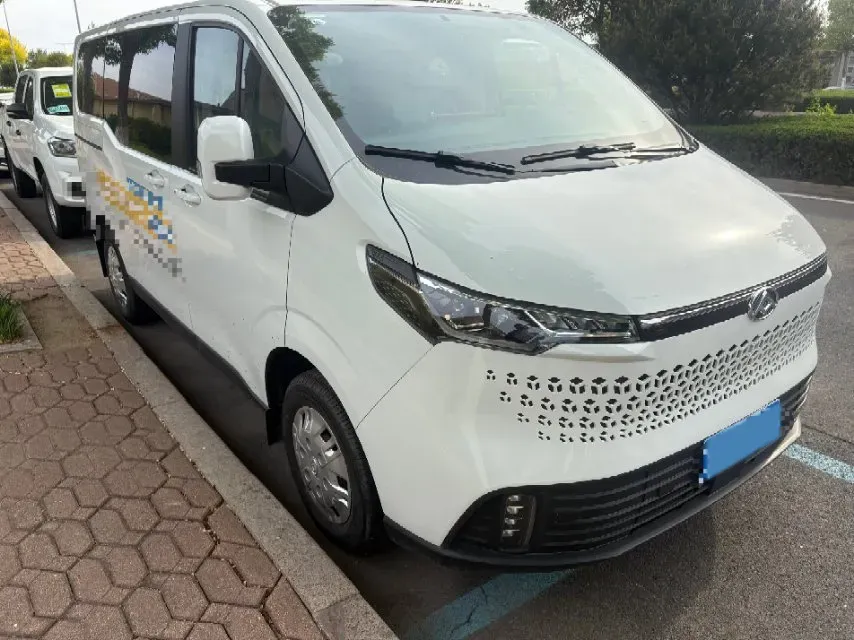 2023 MAXUS XinTu V70 2.0T 125HP L4 6MT,autocango,china used car exporter,china ev exporter,chinese used car exporter,chinese used ev exporter