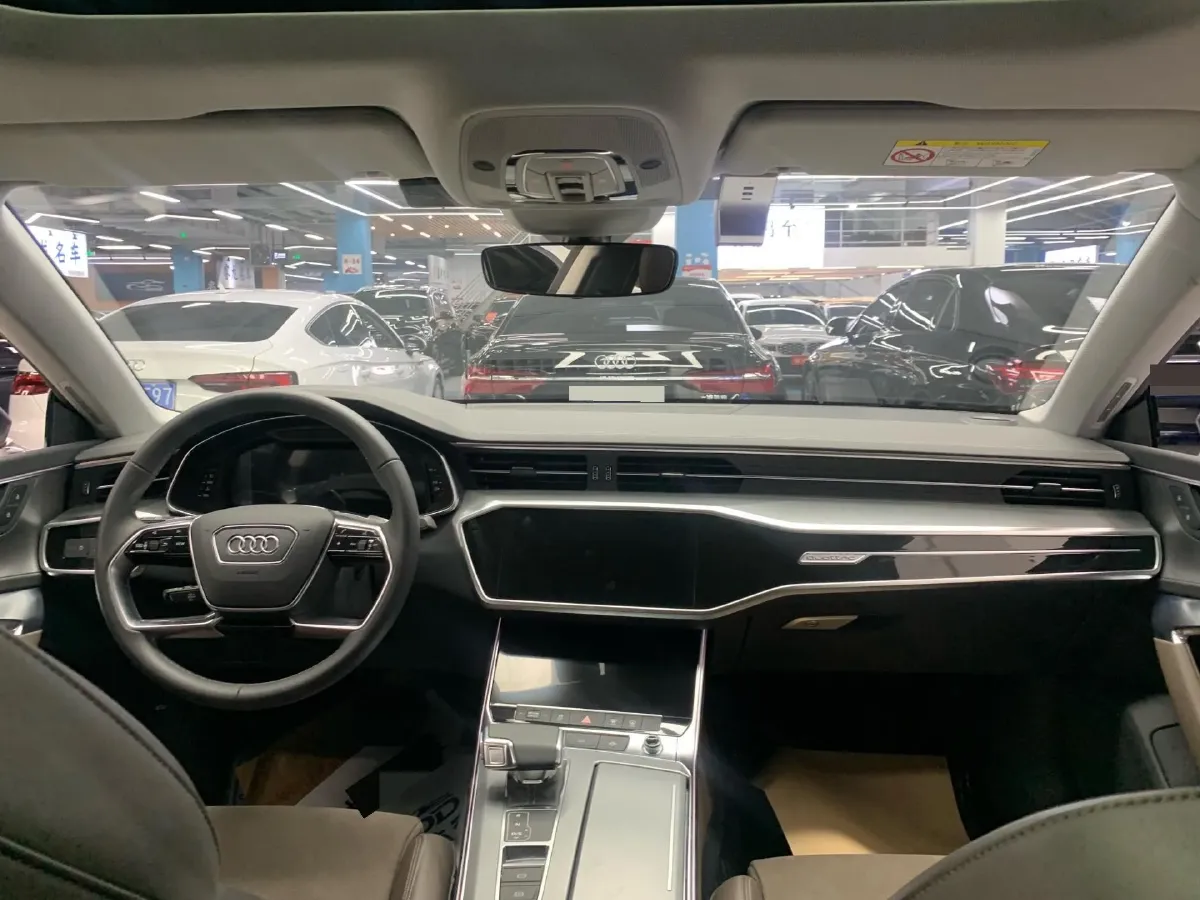 2024 Audi A7L 2.0T 245HP L4 7DCT,autocango,china used car exporter,china ev exporter,chinese used car exporter,chinese used ev exporter