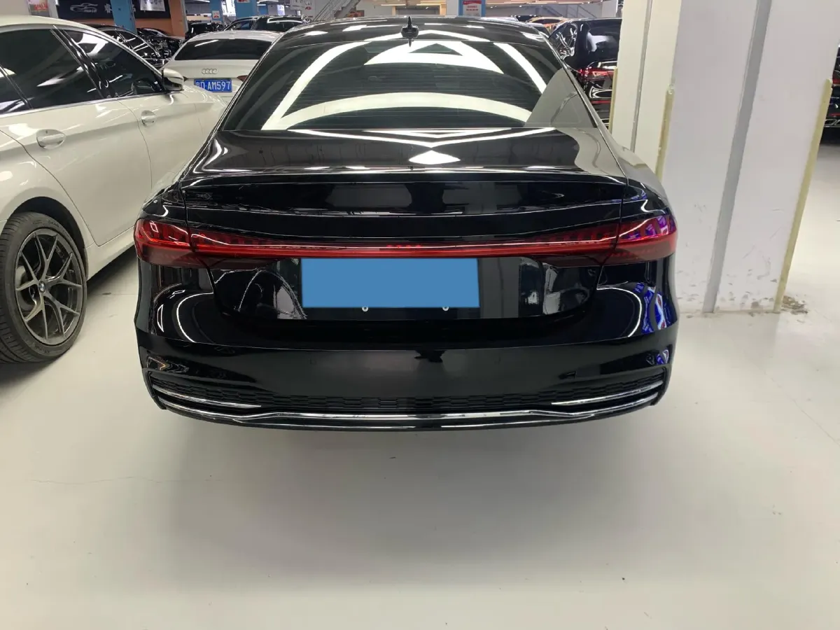 2024 Audi A7L 2.0T 245HP L4 7DCT,autocango,china used car exporter,china ev exporter,chinese used car exporter,chinese used ev exporter