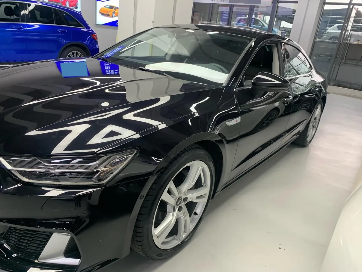 2024 Audi A7L 2.0T 245HP L4 7DCT,autocango,china used car exporter,china ev exporter,chinese used car exporter,chinese used ev exporter