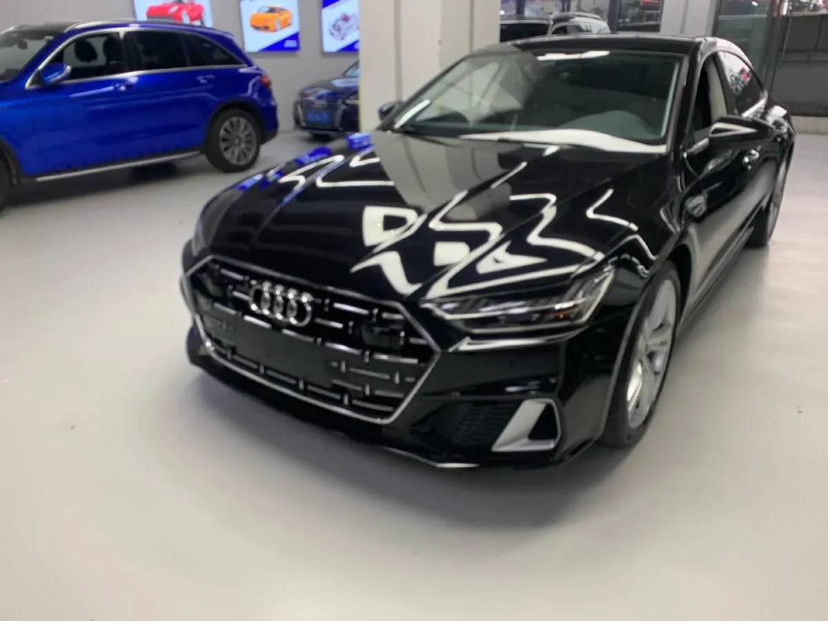 2024 Audi A7L 2.0T 245HP L4 7DCT,autocango,china used car exporter,china ev exporter,chinese used car exporter,chinese used ev exporter