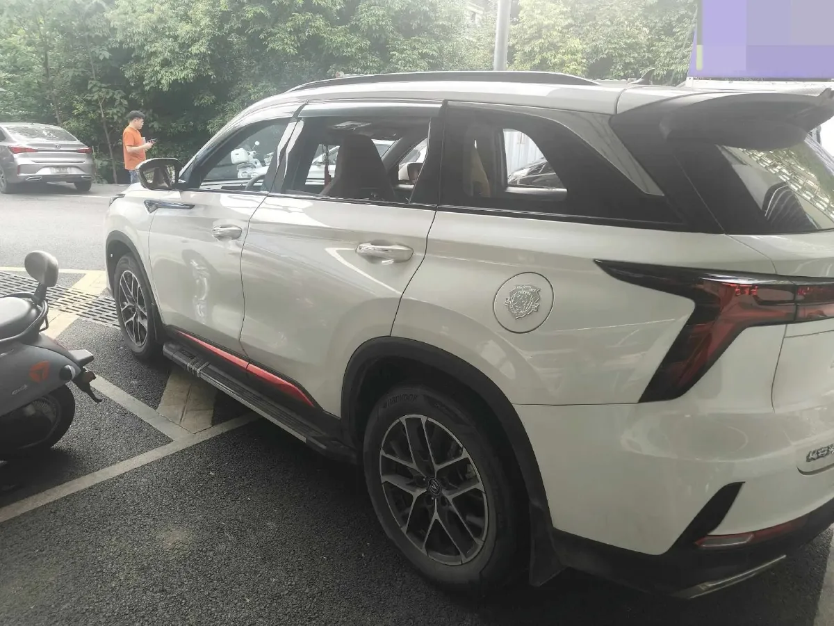 2022 ChangAn CS75 Plus 1.5T 188HP L4 8AT,autocango,china used car exporter,china ev exporter,chinese used car exporter,chinese used ev exporter