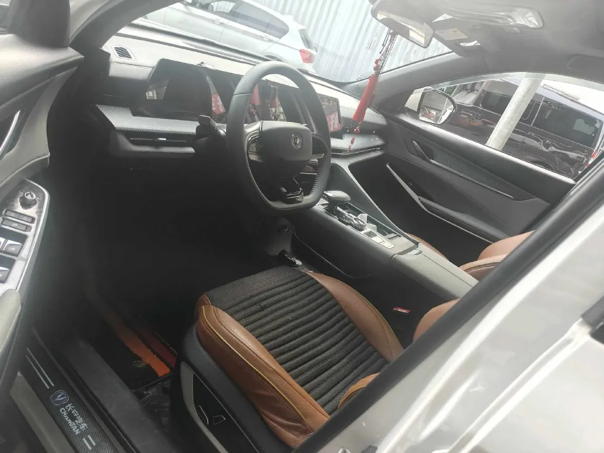 2022 ChangAn CS75 Plus 1.5T 188HP L4 8AT,autocango,china used car exporter,china ev exporter,chinese used car exporter,chinese used ev exporter