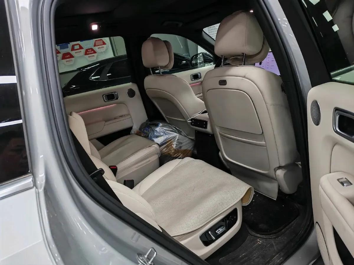 2024 Li L8 Range Extended 154HP REEV 42.8KWH,autocango,china used car exporter,china ev exporter,chinese used car exporter,chinese used ev exporter