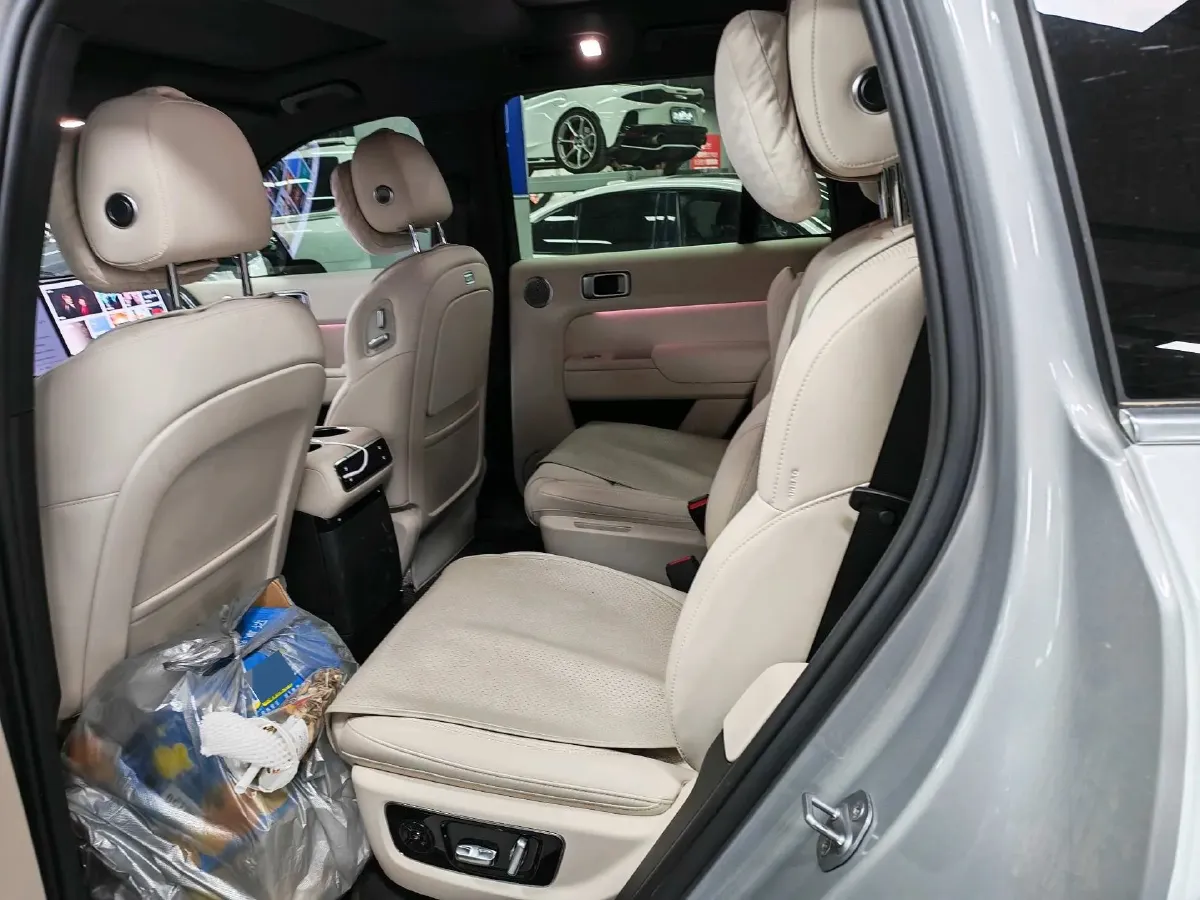 2024 Li L8 Range Extended 154HP REEV 42.8KWH,autocango,china used car exporter,china ev exporter,chinese used car exporter,chinese used ev exporter