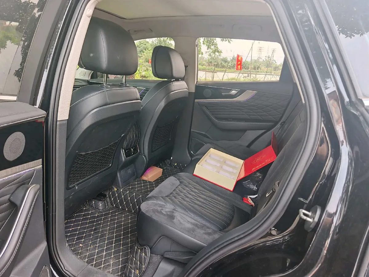 2022 HongQi HS5 2.0T 224HP L4 6AT,autocango,china used car exporter,china ev exporter,chinese used car exporter,chinese used ev exporter