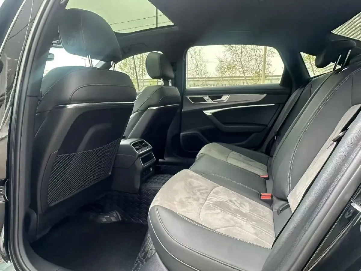 2024 Audi A6L 2.0T 190HP L4 7DCT,autocango,china used car exporter,china ev exporter,chinese used car exporter,chinese used ev exporter