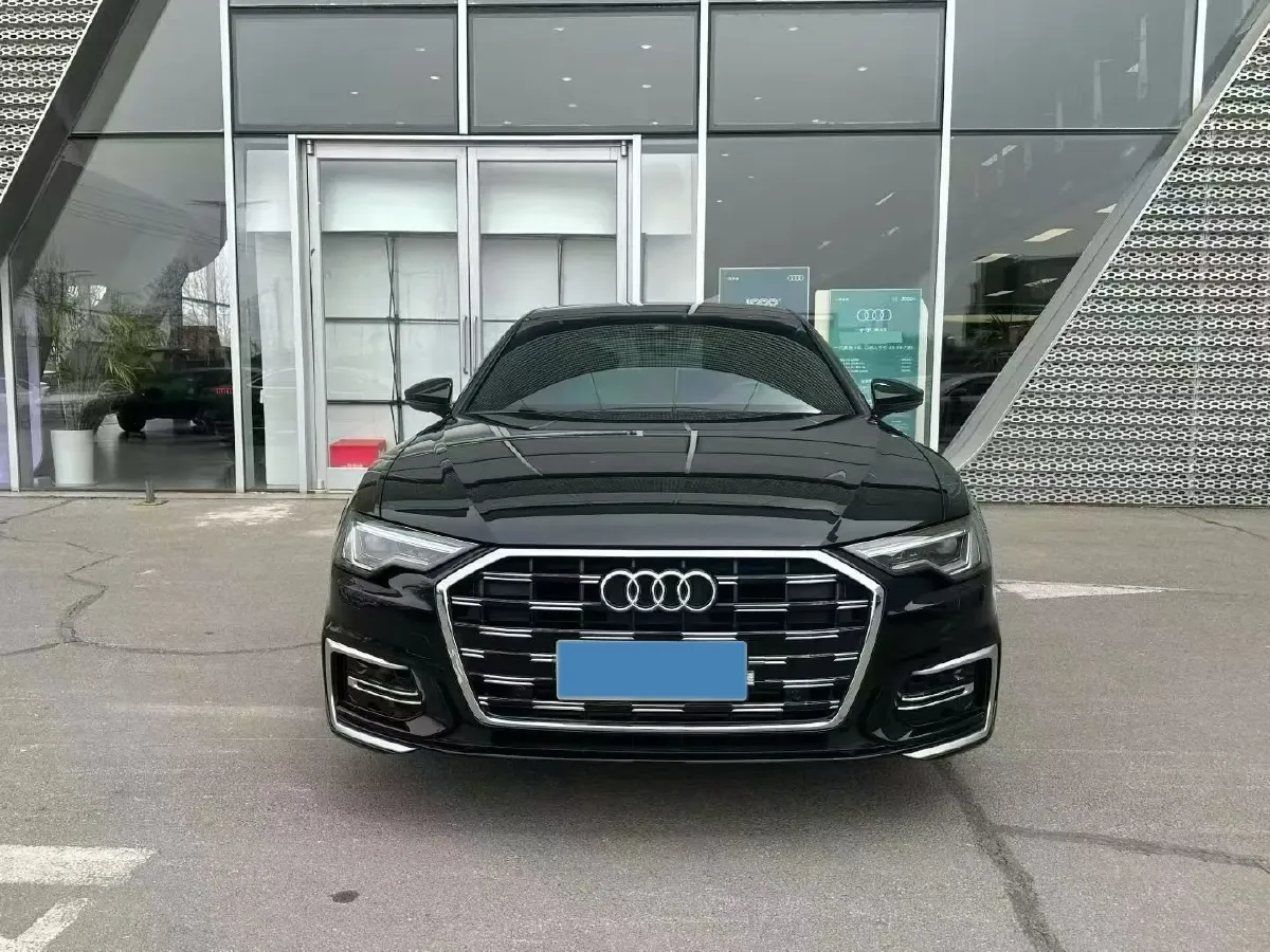 2024 Audi A6L 2.0T 190HP L4 7DCT,autocango,china used car exporter,china ev exporter,chinese used car exporter,chinese used ev exporter