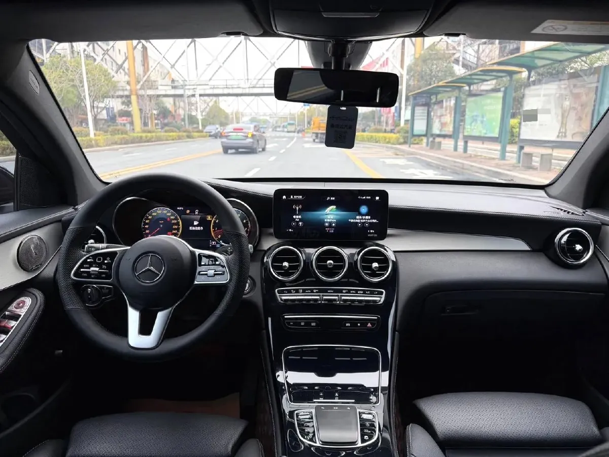 2020 Mercedes-Benz GLC Coupe 2.0T 197HP L4 9AT,autocango,china used car exporter,china ev exporter,chinese used car exporter,chinese used ev exporter