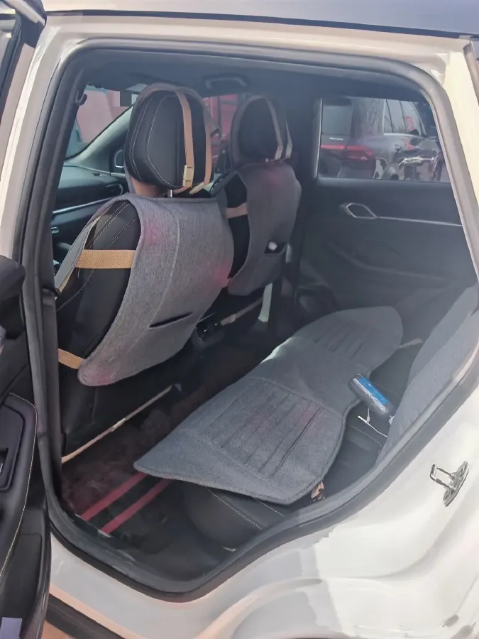 2025 Geely Coolray 1.5T 181HP L4 7DCT,autocango,china used car exporter,china ev exporter,chinese used car exporter,chinese used ev exporter