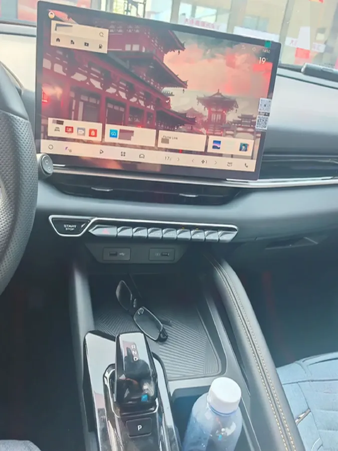 2025 Geely Coolray 1.5T 181HP L4 7DCT,autocango,china used car exporter,china ev exporter,chinese used car exporter,chinese used ev exporter