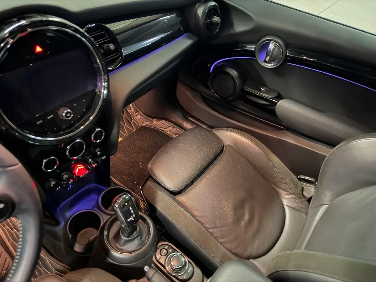 2022 MINI MINI 1.5T 136HP L3 7DCT,autocango,china used car exporter,china ev exporter,chinese used car exporter,chinese used ev exporter