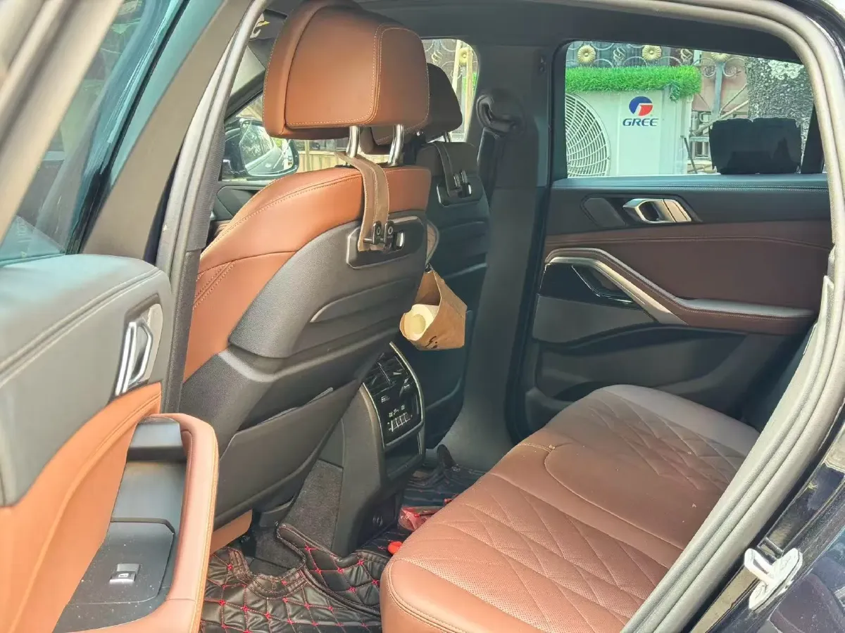 2023 BMW X6 3.0T 381HP L6 8AT,autocango,china used car exporter,china ev exporter,chinese used car exporter,chinese used ev exporter