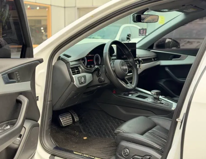 2020 Audi A4L 2.0T 190HP L4 7DCT,autocango,china used car exporter,china ev exporter,chinese used car exporter,chinese used ev exporter