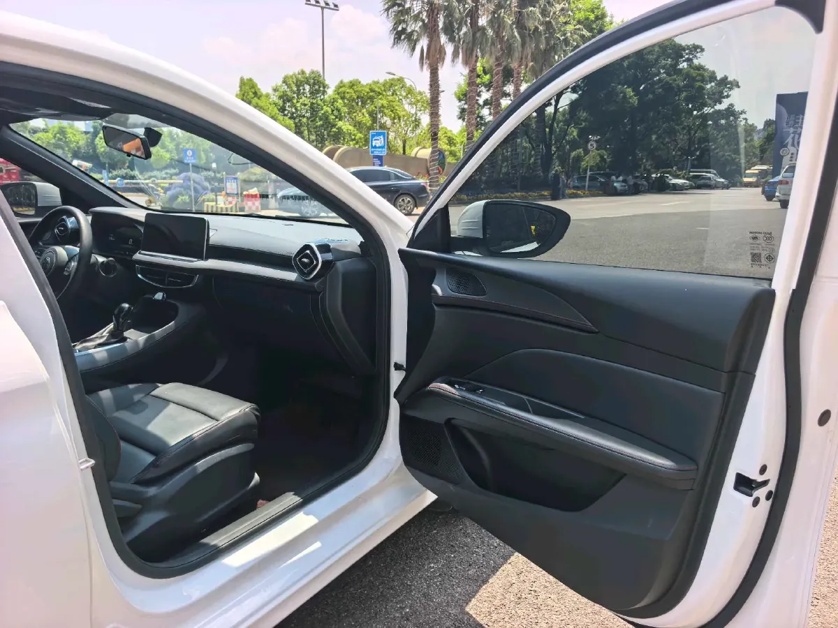 2025 MG 5 1.5L 129HP L4 CVT,autocango,china used car exporter,china ev exporter,chinese used car exporter,chinese used ev exporter