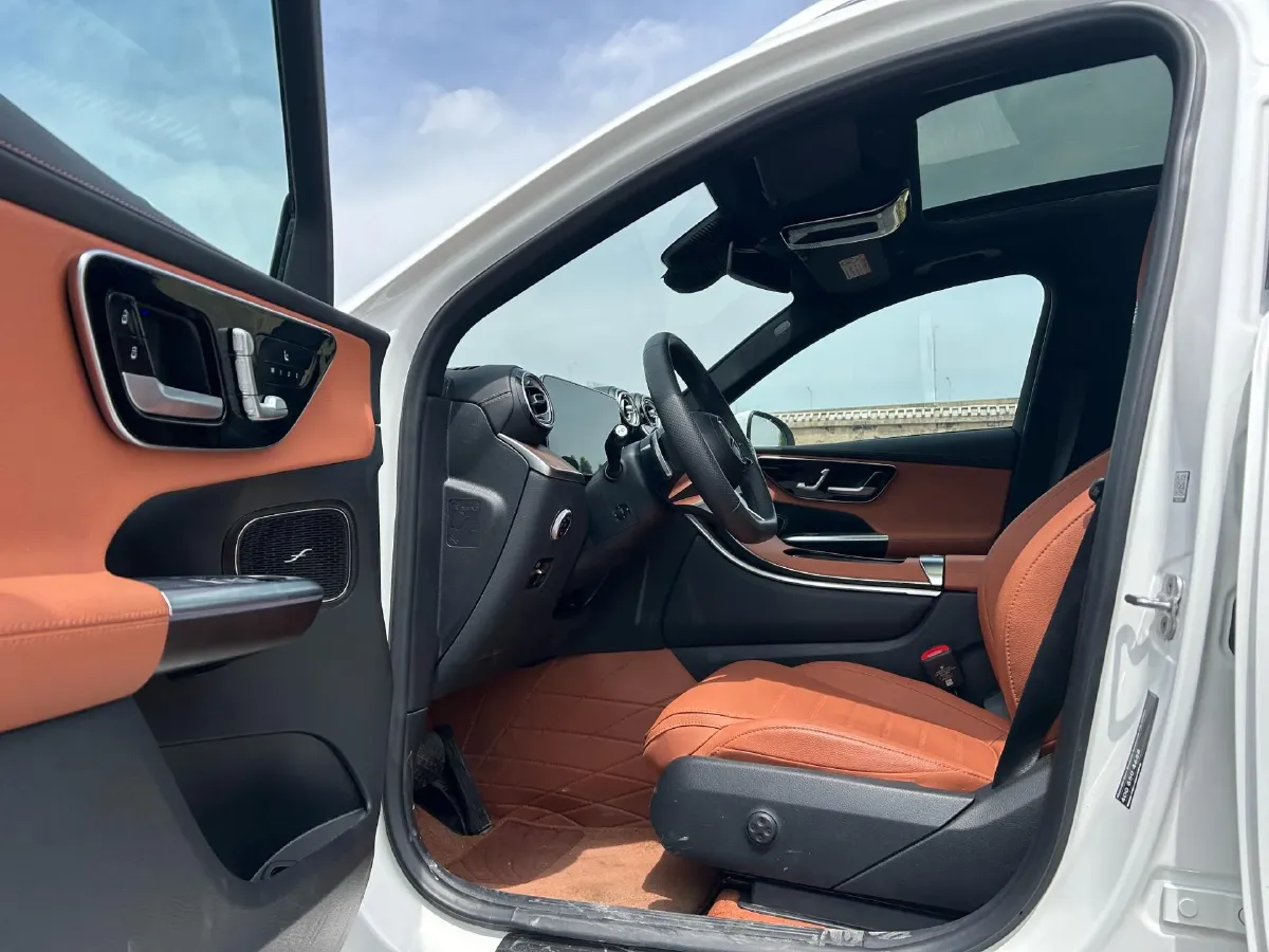 2025 Mercedes-Benz GLC Class 2.0T 258HP L4 9AT,autocango,china used car exporter,china ev exporter,chinese used car exporter,chinese used ev exporter