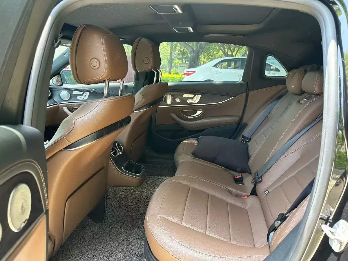 2021 Mercedes-Benz E Class 2.0T 258HP L4 9AT,autocango,china used car exporter,china ev exporter,chinese used car exporter,chinese used ev exporter