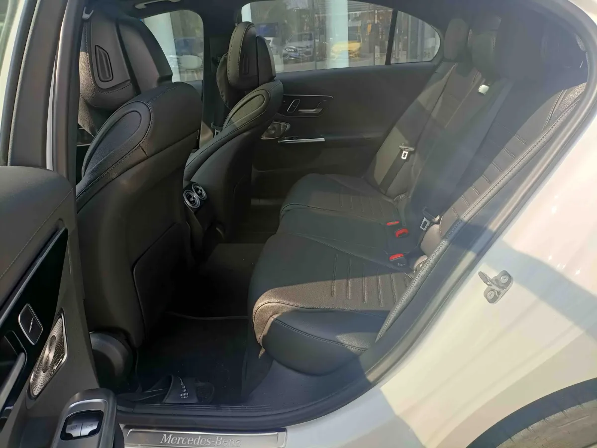 2025 Mercedes-Benz C Class 1.5T 204HP L4 9AT,autocango,china used car exporter,china ev exporter,chinese used car exporter,chinese used ev exporter