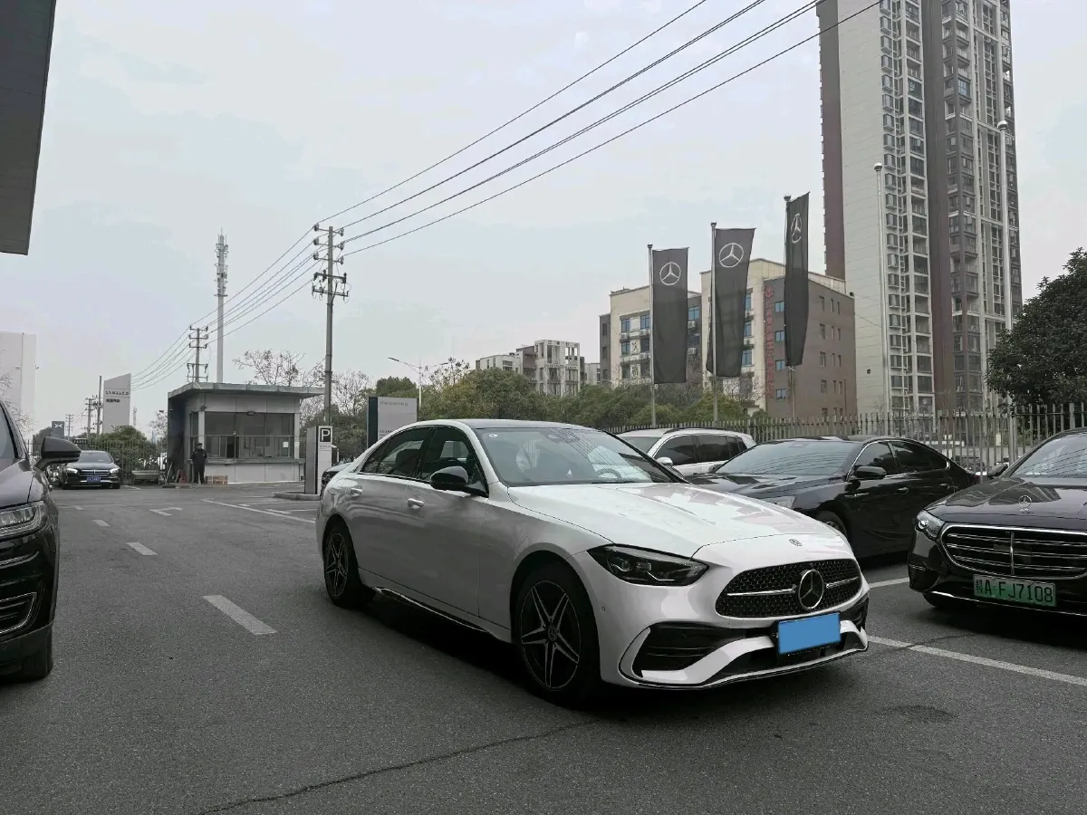 2025 Mercedes-Benz C Class 1.5T 204HP L4 9AT,autocango,china used car exporter,china ev exporter,chinese used car exporter,chinese used ev exporter