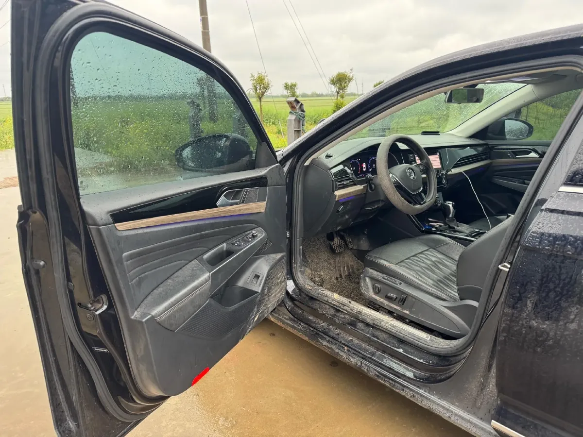 2020 Volkswagen Passat 2.0T 186HP L4 7DCT,autocango,china used car exporter,china ev exporter,chinese used car exporter,chinese used ev exporter