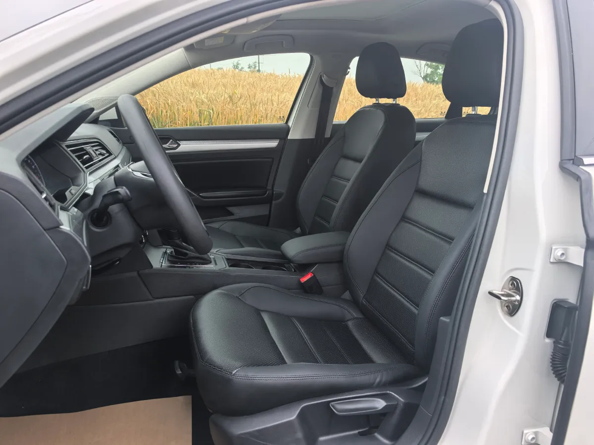 2019 Volkswagen T-Cross 1.4T 150HP L4 7DCT,autocango,china used car exporter,china ev exporter,chinese used car exporter,chinese used ev exporter