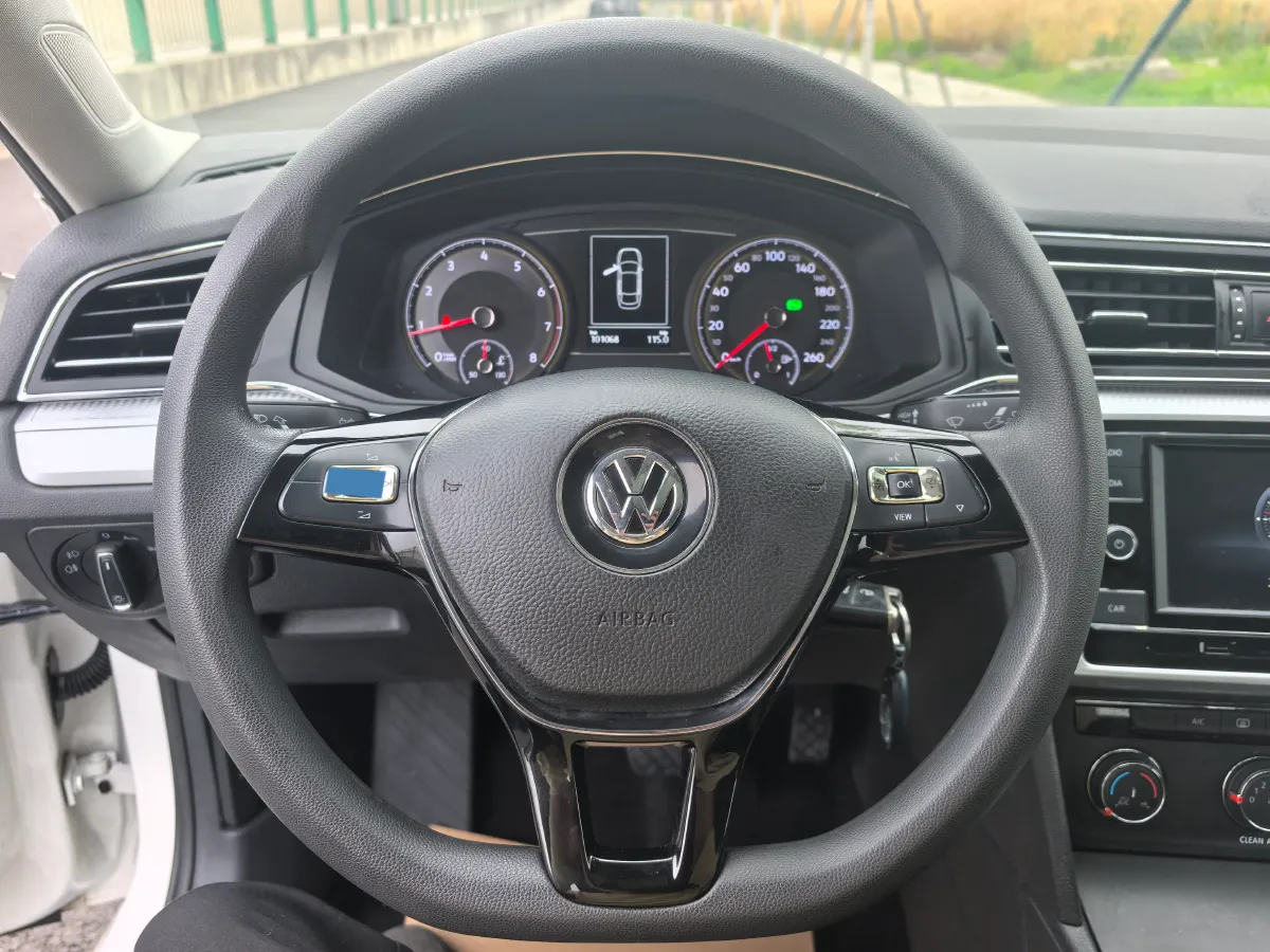 2019 Volkswagen T-Cross 1.4T 150HP L4 7DCT,autocango,china used car exporter,china ev exporter,chinese used car exporter,chinese used ev exporter