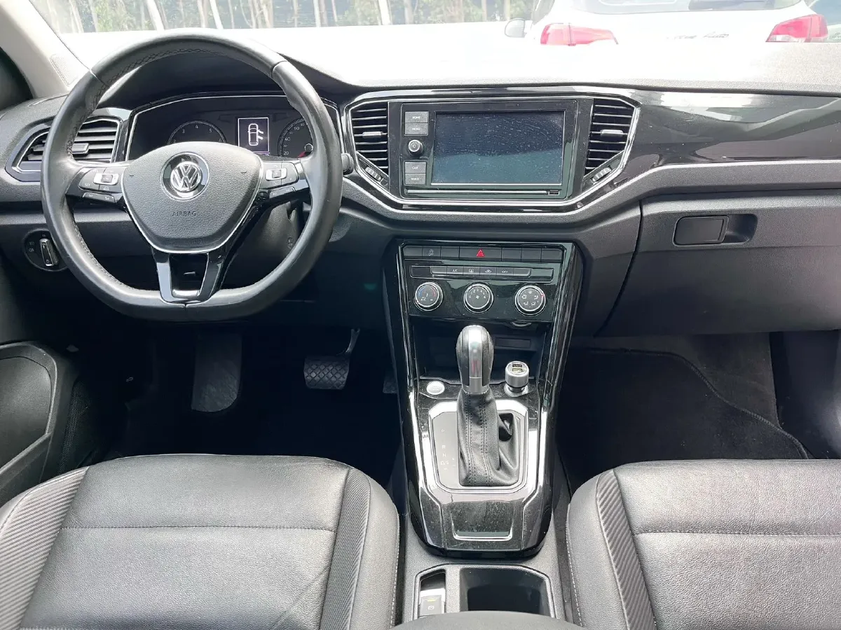 2019 Volkswagen T-Roc 1.4T 150HP L4 7DCT,autocango,china used car exporter,china ev exporter,chinese used car exporter,chinese used ev exporter