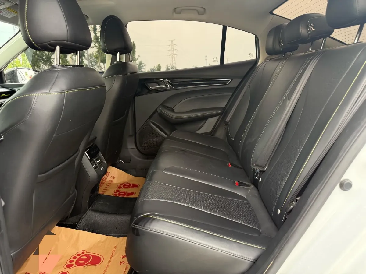 2021 Roewe i5 1.5L 120HP L4 CVT,autocango,china used car exporter,china ev exporter,chinese used car exporter,chinese used ev exporter