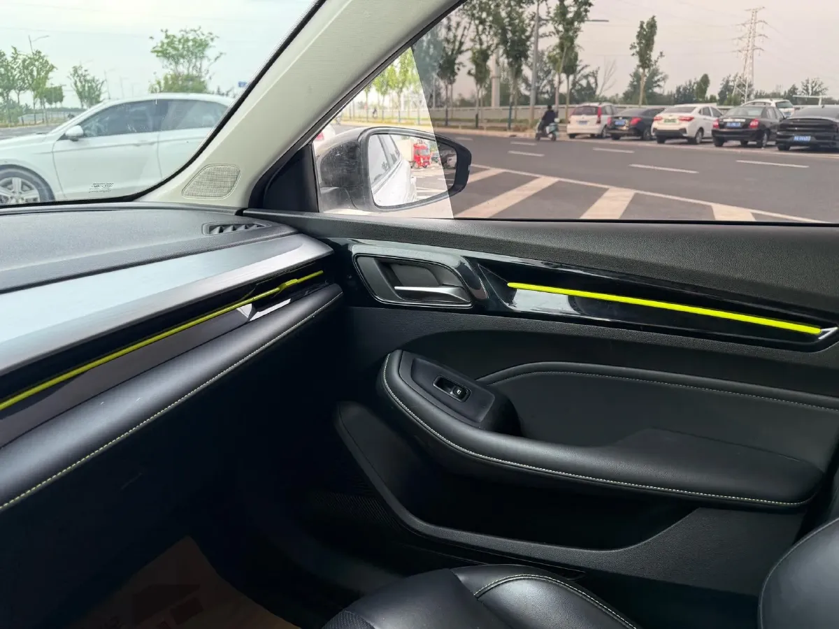 2021 Roewe i5 1.5L 120HP L4 CVT,autocango,china used car exporter,china ev exporter,chinese used car exporter,chinese used ev exporter