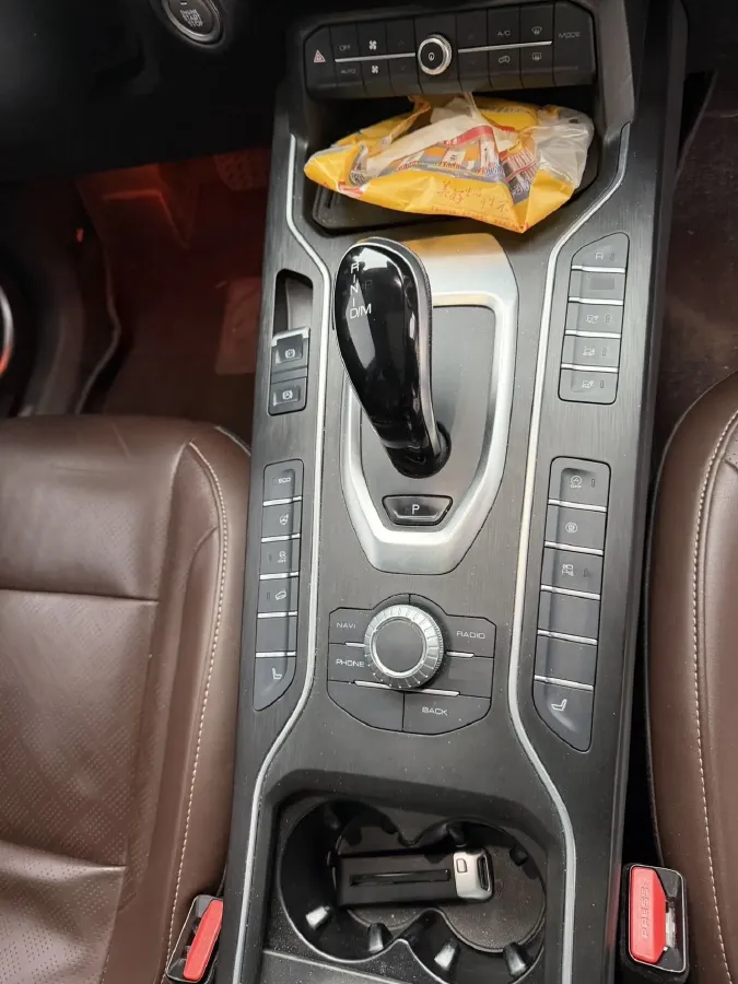 2020 WEY VV6 2.0T 227HP L4 7DCT,autocango,china used car exporter,china ev exporter,chinese used car exporter,chinese used ev exporter