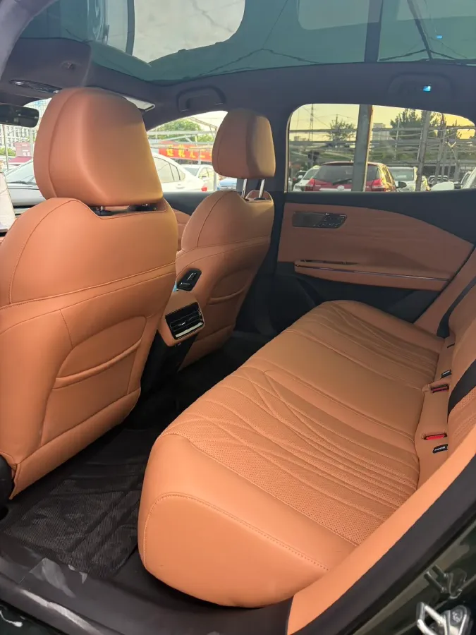 2025 Geely Galaxy Starshine 8 1.5T 163HP L4 3DHT PHEV 27.69KWH,autocango,china used car exporter,china ev exporter,chinese used car exporter,chinese used ev exporter