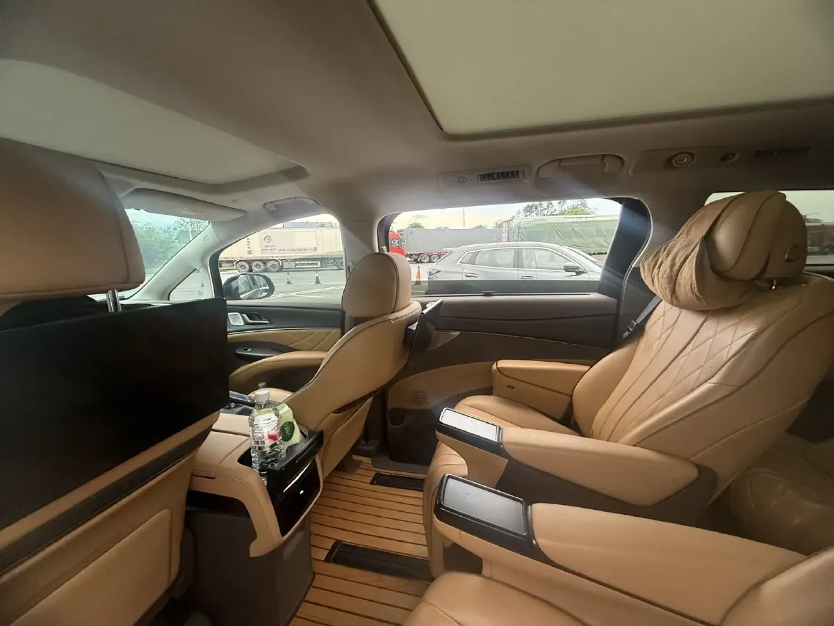 2022 Mercedes-Benz GLC Class 2.0T 197HP L4 9AT,autocango,china used car exporter,china ev exporter,chinese used car exporter,chinese used ev exporter