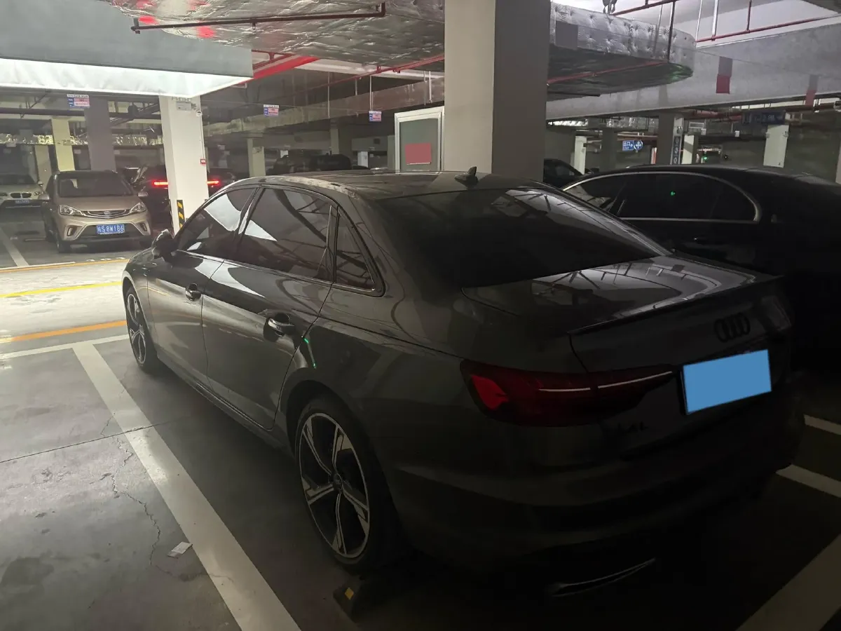 2024 Audi A4L 2.0T 190HP L4 7DCT,autocango,china used car exporter,china ev exporter,chinese used car exporter,chinese used ev exporter