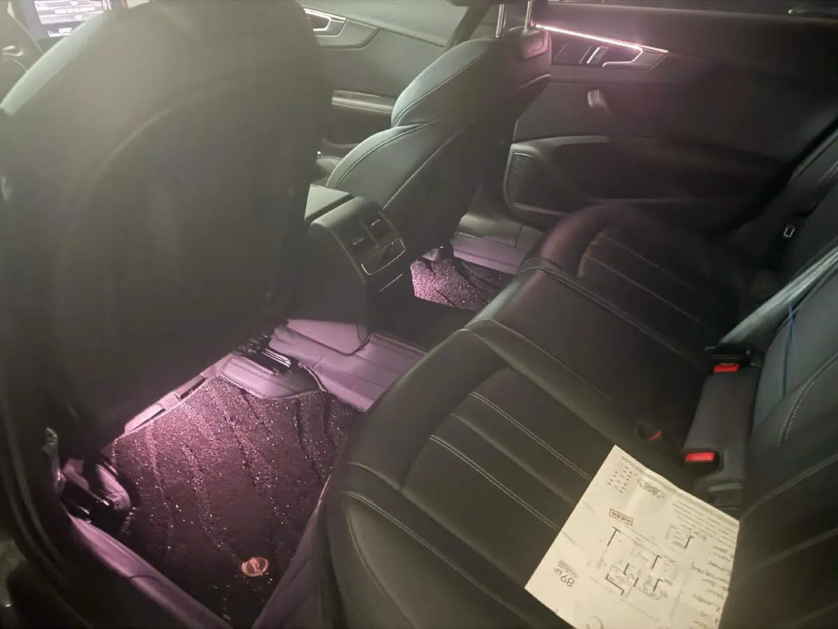 2024 Audi A4L 2.0T 190HP L4 7DCT,autocango,china used car exporter,china ev exporter,chinese used car exporter,chinese used ev exporter