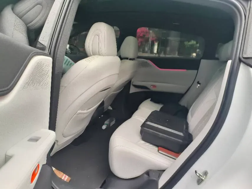 2025 Xpeng G6 BEV 68.5KWH,autocango,china used car exporter,china ev exporter,chinese used car exporter,chinese used ev exporter