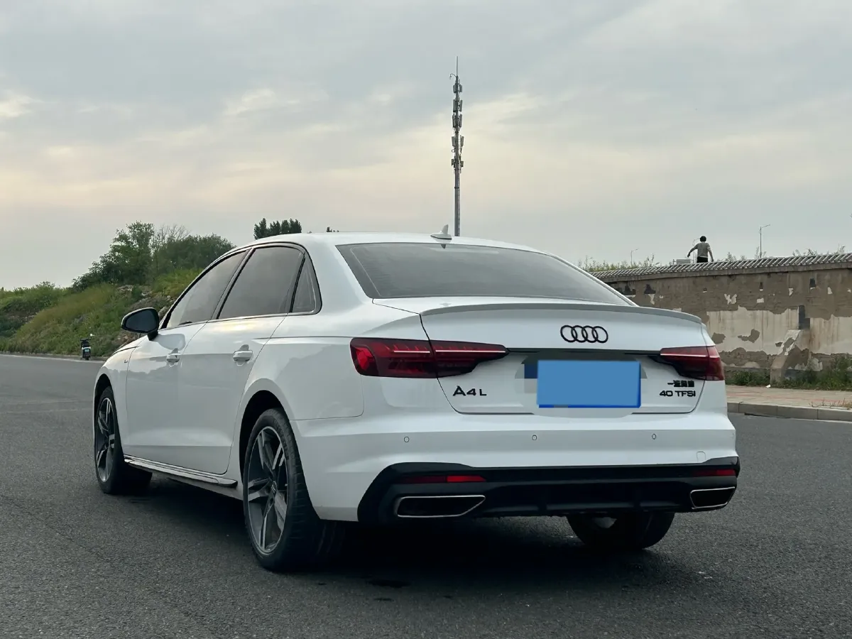 2023 Audi A4L 2.0T 190HP L4 7DCT,autocango,china used car exporter,china ev exporter,chinese used car exporter,chinese used ev exporter