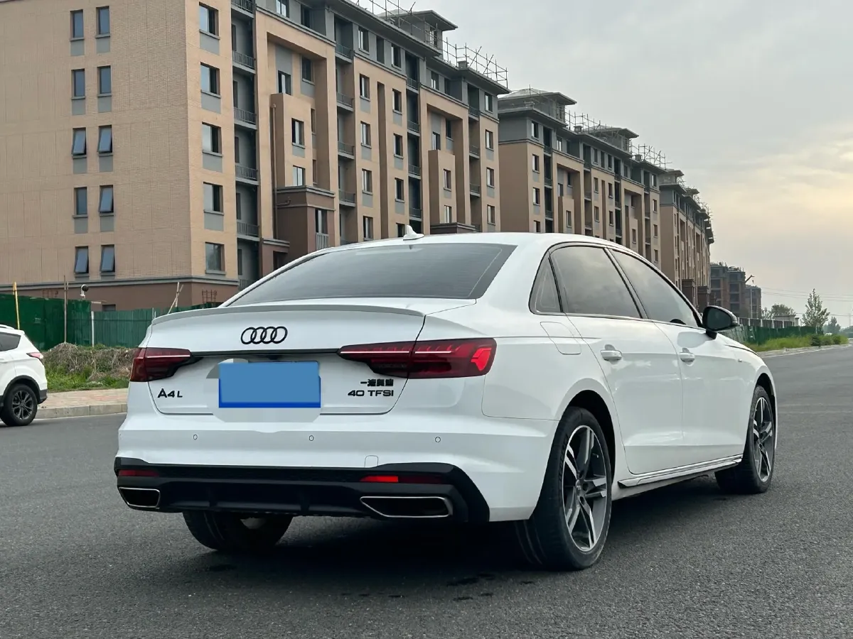 2023 Audi A4L 2.0T 190HP L4 7DCT,autocango,china used car exporter,china ev exporter,chinese used car exporter,chinese used ev exporter