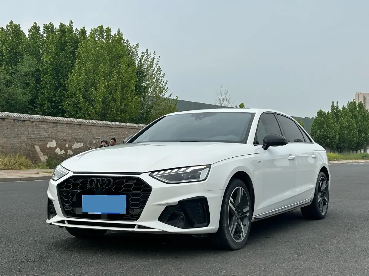 2023 Audi A4L 2.0T 190HP L4 7DCT,autocango,china used car exporter,china ev exporter,chinese used car exporter,chinese used ev exporter