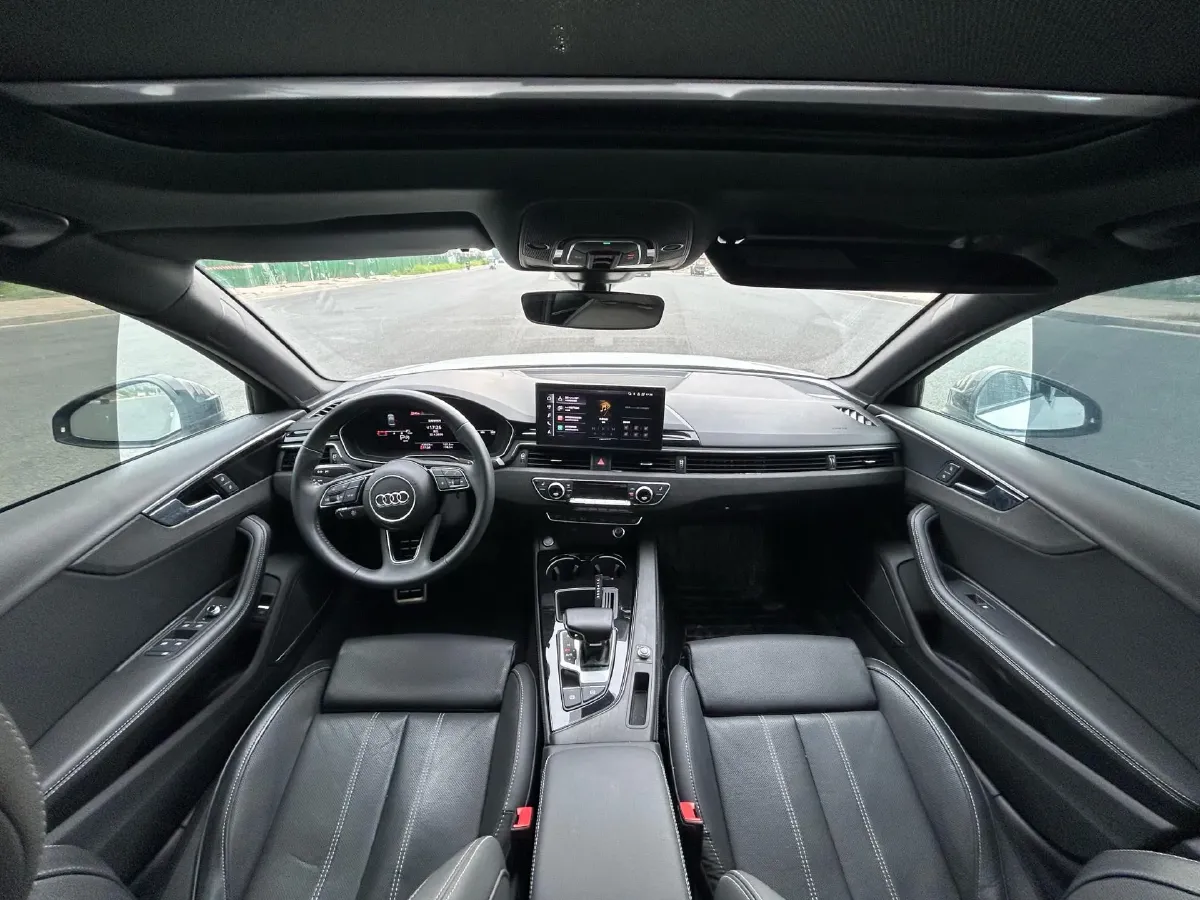 2023 Audi A4L 2.0T 190HP L4 7DCT,autocango,china used car exporter,china ev exporter,chinese used car exporter,chinese used ev exporter