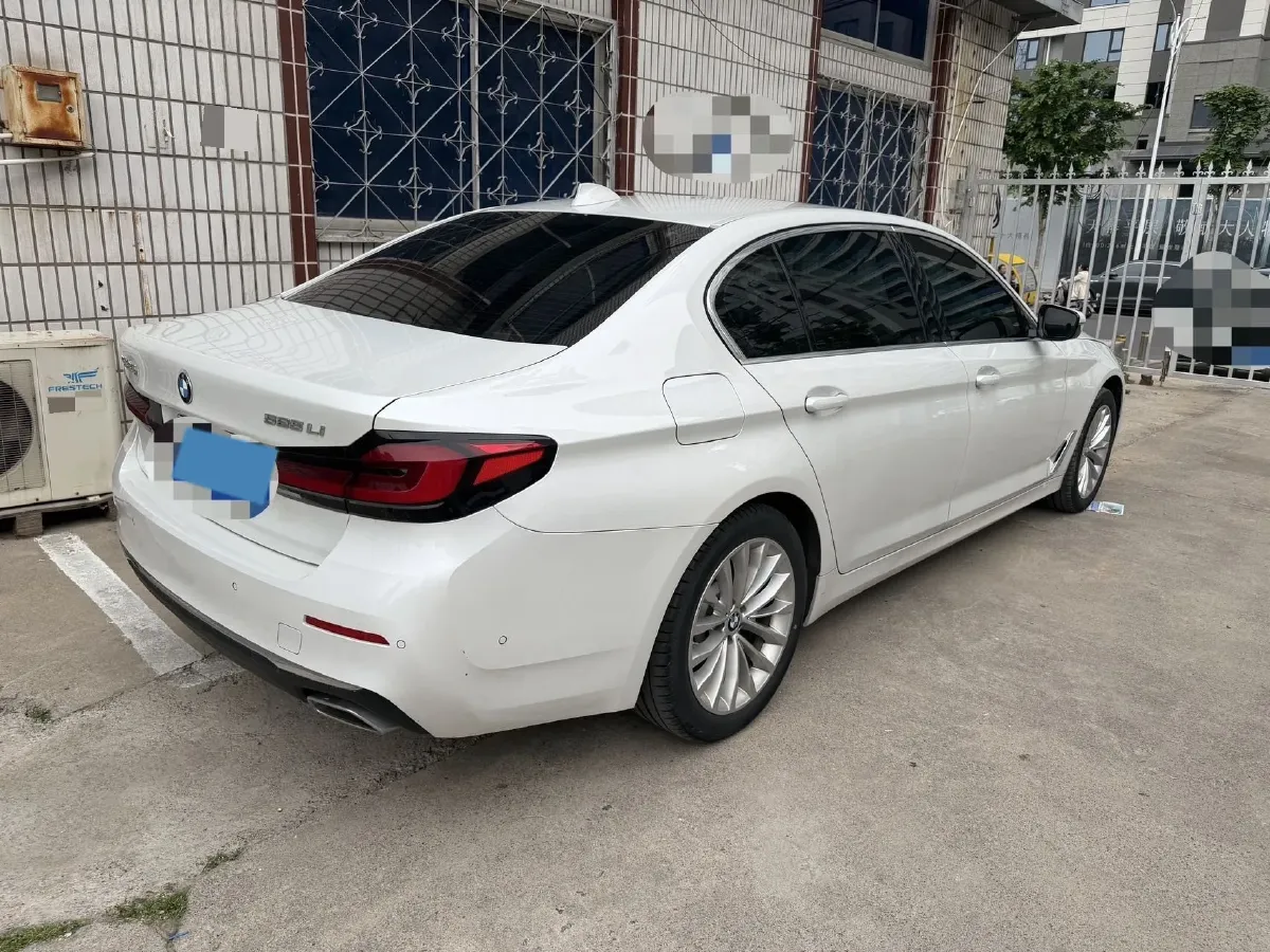 2022 BMW 5 Series 2.0T 184HP L4 8AT,autocango,china used car exporter,china ev exporter,chinese used car exporter,chinese used ev exporter