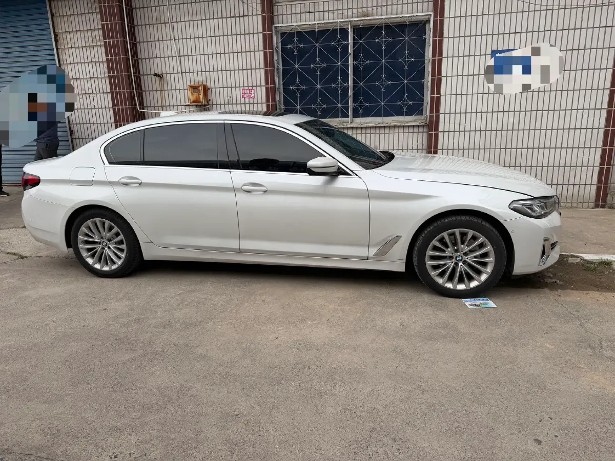 2022 BMW 5 Series 2.0T 184HP L4 8AT,autocango,china used car exporter,china ev exporter,chinese used car exporter,chinese used ev exporter