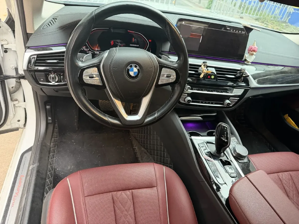2022 BMW 5 Series 2.0T 184HP L4 8AT,autocango,china used car exporter,china ev exporter,chinese used car exporter,chinese used ev exporter